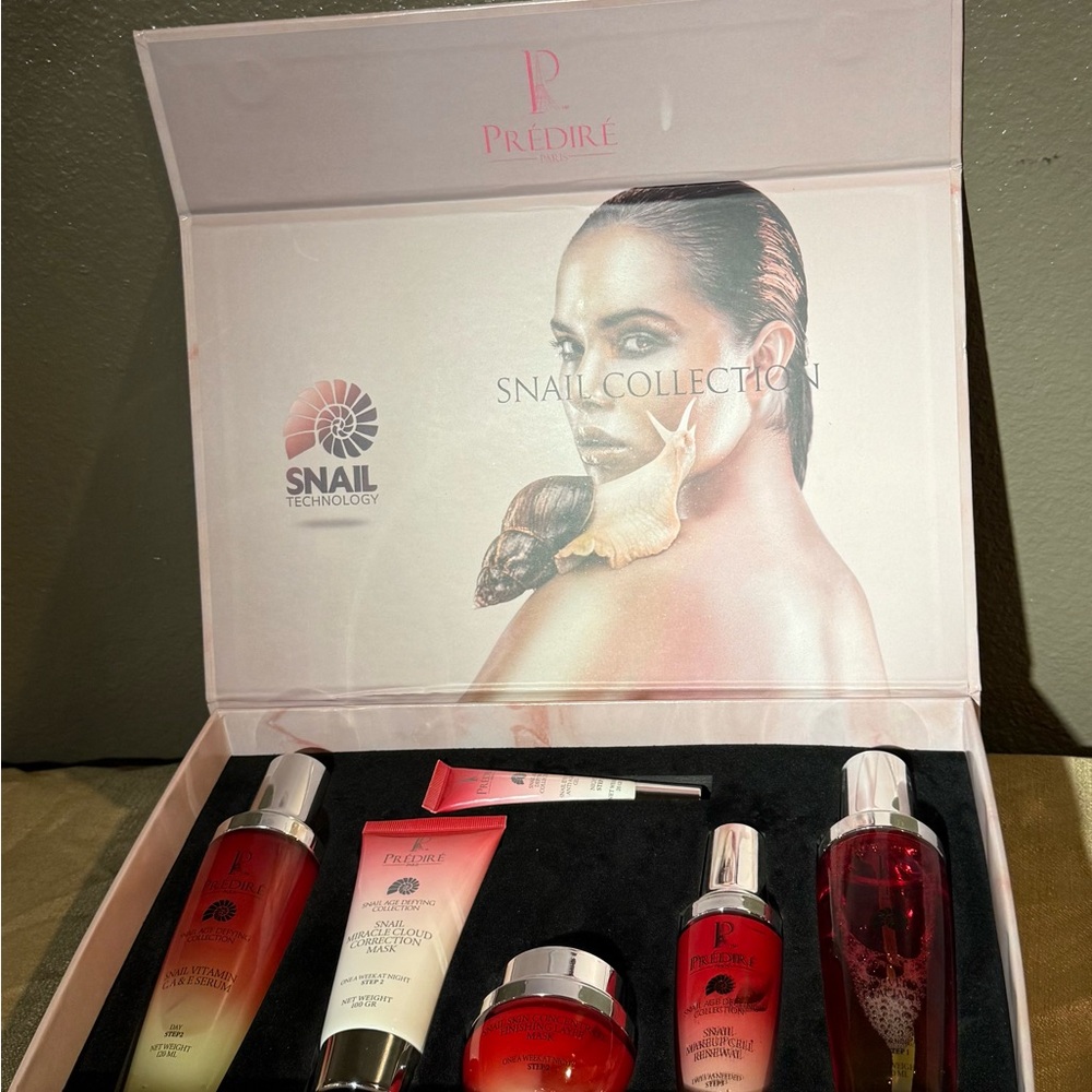 Snail Collection Skincare Set - Red and White